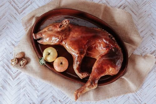 1/4 Cochinillo Asado con Patatas a lo Pobre<span class="subtitulo-producto"> (ud)</span>